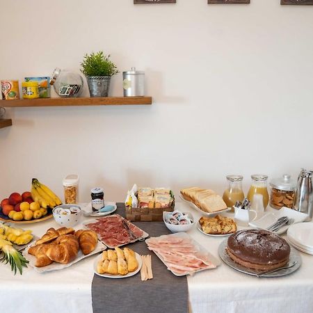 גריסוליאה Queen'S Bed & Breakfast מראה חיצוני תמונה