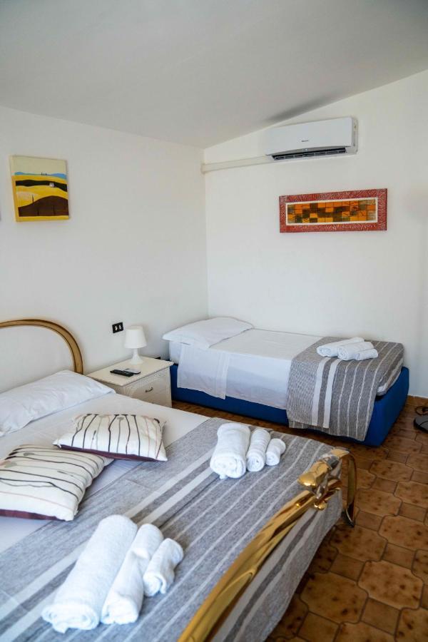 גריסוליאה Queen'S Bed & Breakfast מראה חיצוני תמונה