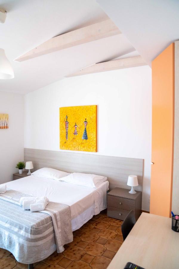 גריסוליאה Queen'S Bed & Breakfast מראה חיצוני תמונה