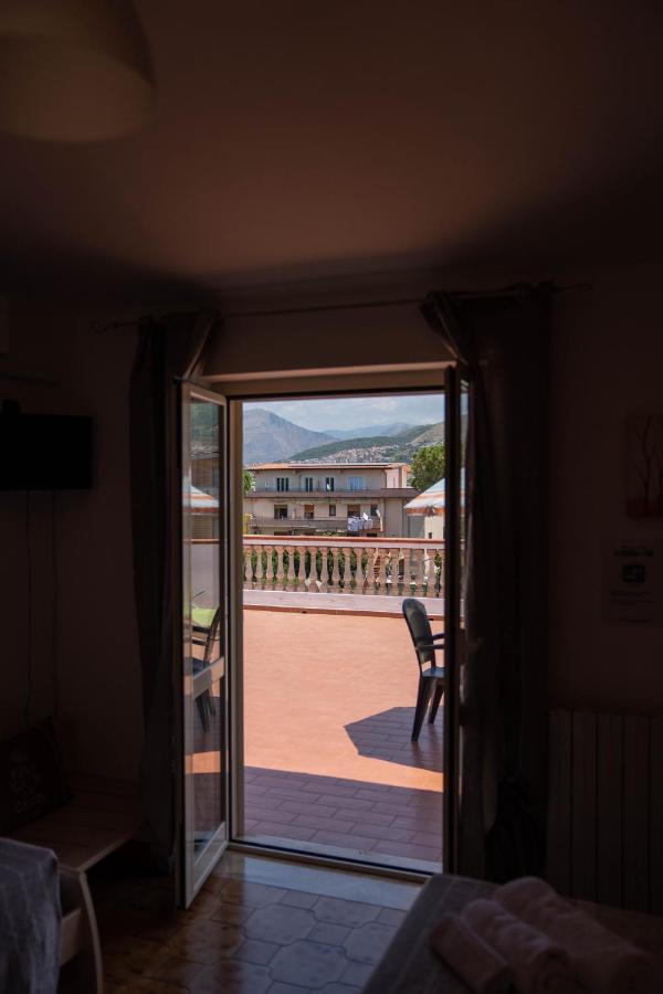גריסוליאה Queen'S Bed & Breakfast מראה חיצוני תמונה