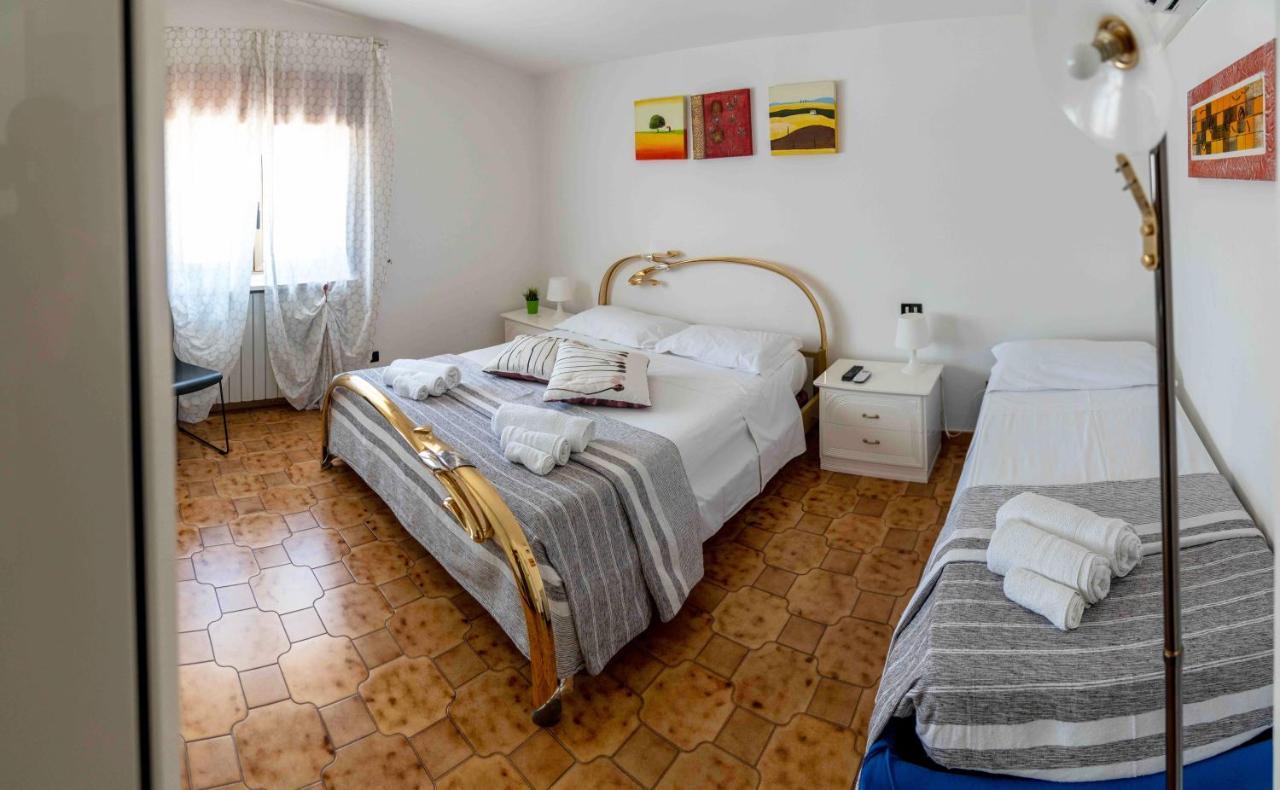 גריסוליאה Queen'S Bed & Breakfast מראה חיצוני תמונה