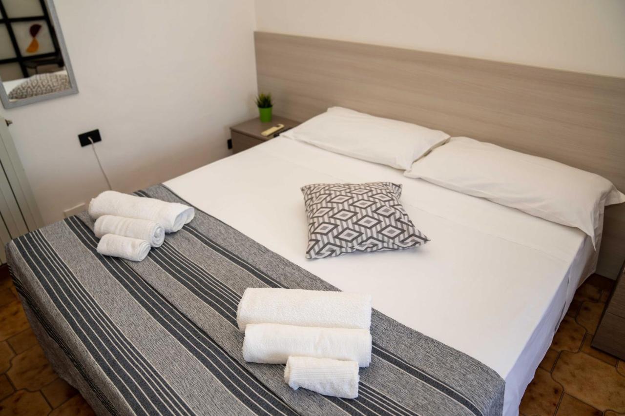 גריסוליאה Queen'S Bed & Breakfast מראה חיצוני תמונה