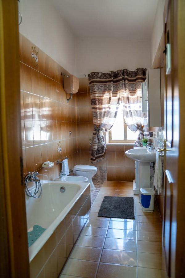 גריסוליאה Queen'S Bed & Breakfast מראה חיצוני תמונה