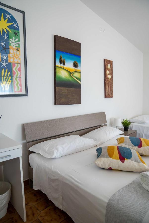 גריסוליאה Queen'S Bed & Breakfast מראה חיצוני תמונה