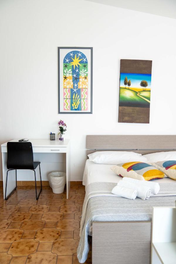 גריסוליאה Queen'S Bed & Breakfast מראה חיצוני תמונה