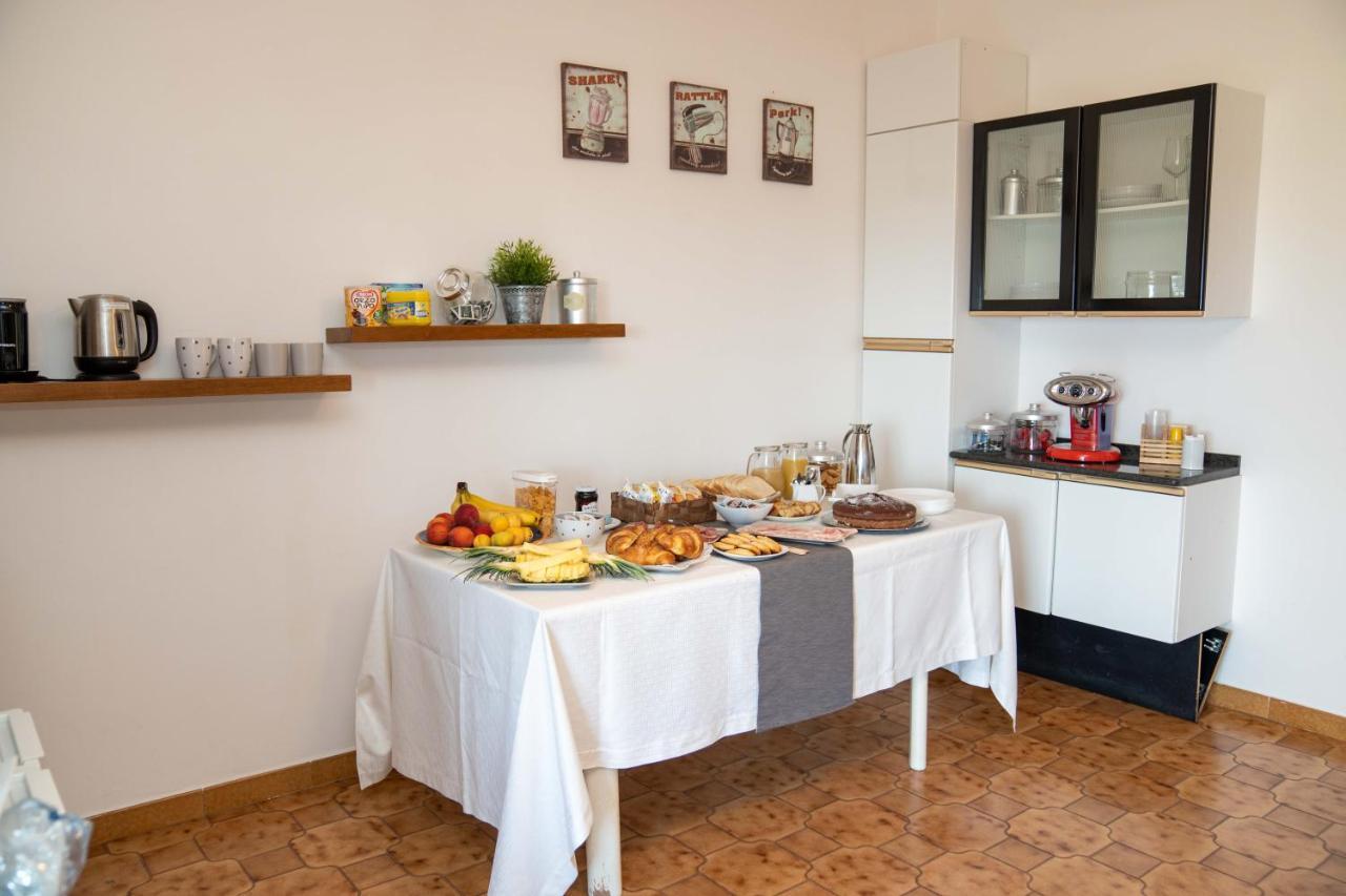 גריסוליאה Queen'S Bed & Breakfast מראה חיצוני תמונה
